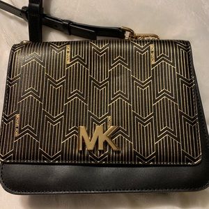 NWT Michael Kors chain shoulder bag